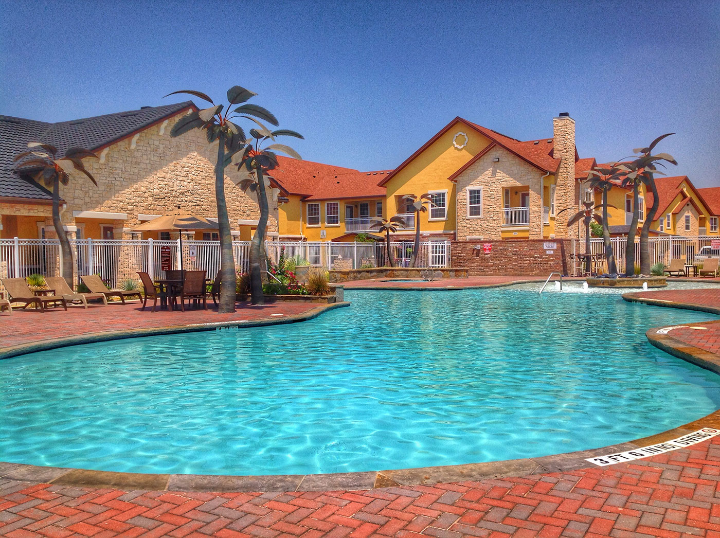 Lantana Gardens Apartments 